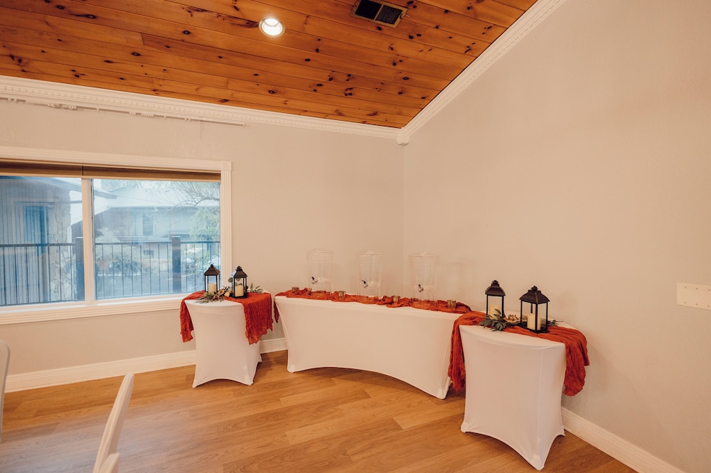 Tremont Lodge & Resort - photo 302