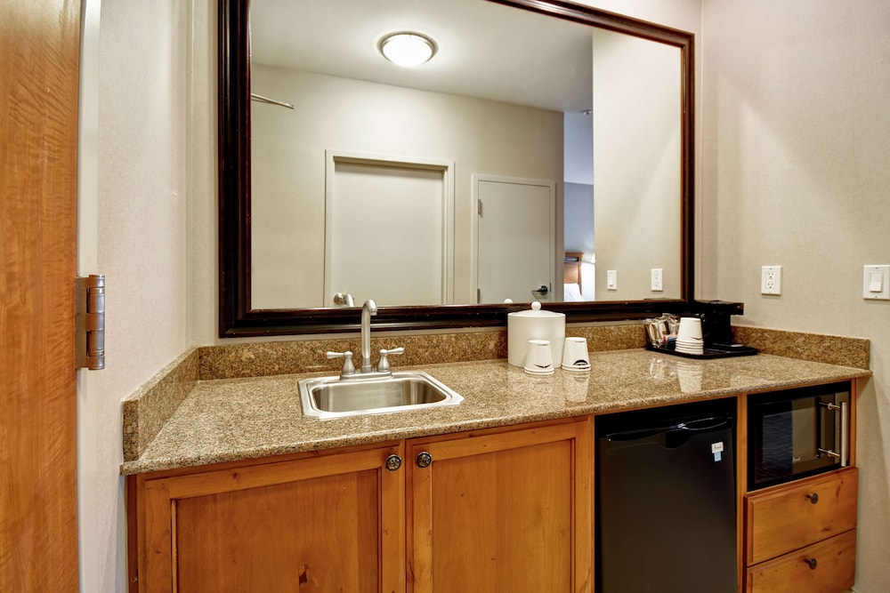 Hampton Inn & Suites Salt Lake City West Jordan - photo 20