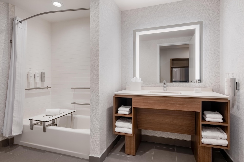 Home2 Suites by Hilton Houston Downtown Convention Center - photo 17