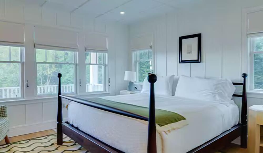 Canoe Place Inn and Cottages - photo 22