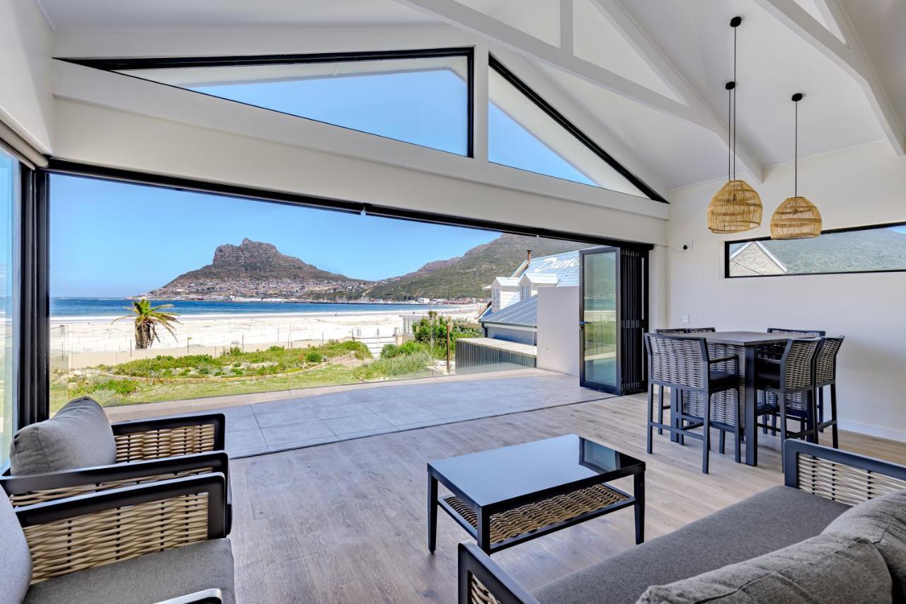 3 Bed On The Beach with Ocean Views from 2 Balconies — 4-Star Luxury Hotel in Cape Town, South Africa