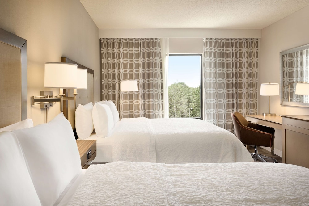Hampton Inn & Suites Largo - photo 9