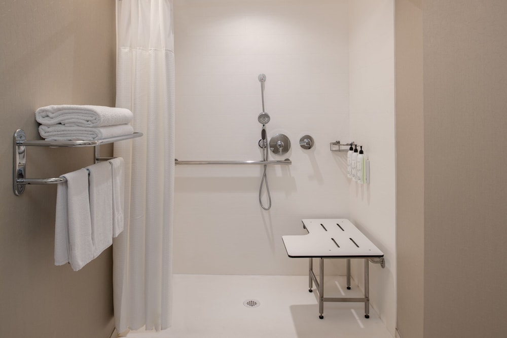 SpringHill Suites by Marriott Medford - photo 20