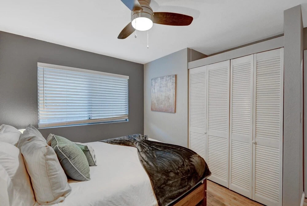 Fresh & Fun Vegas 4BR w Heated Pool Dog Friendly in Las Vegas, United States