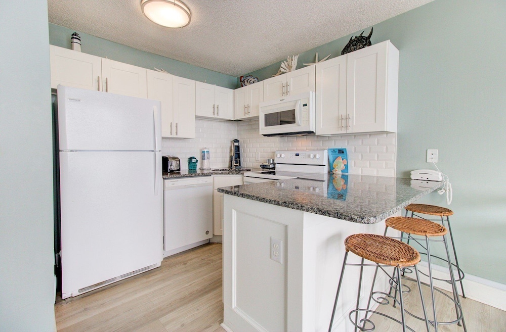 1104 Starfish Room by Atlantic Towers - photo 7