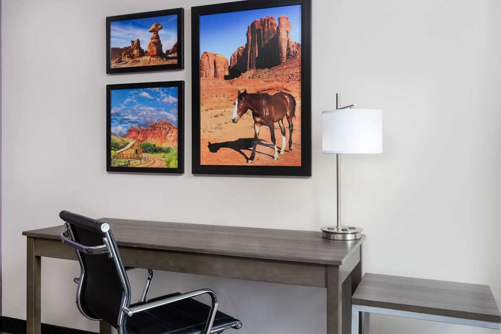 La Quinta Inn & Suites by Wyndham Kanab - photo 40