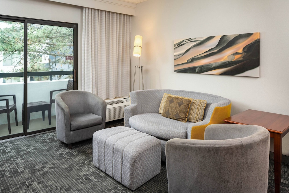 Courtyard by Marriott Chicago Wood Dale - photo 48