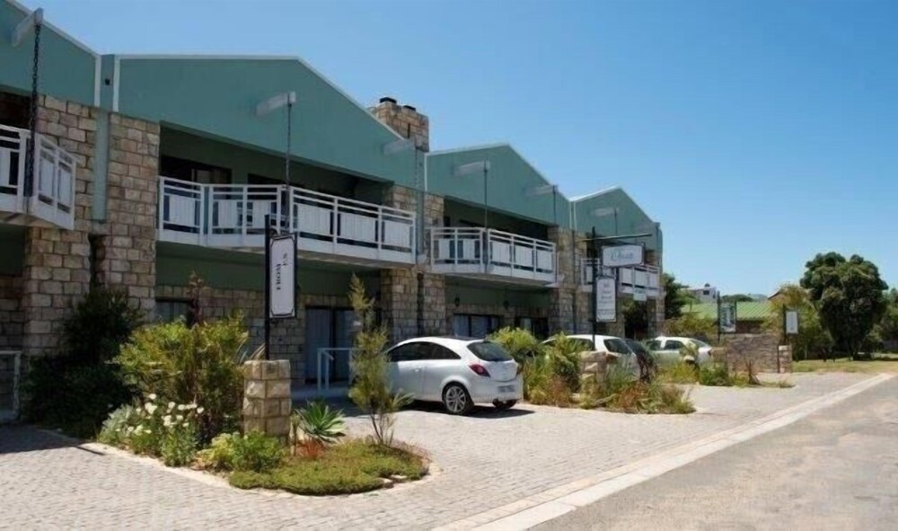 Osler Place Self Catering — 4-Star Luxury Hotel in George, South Africa