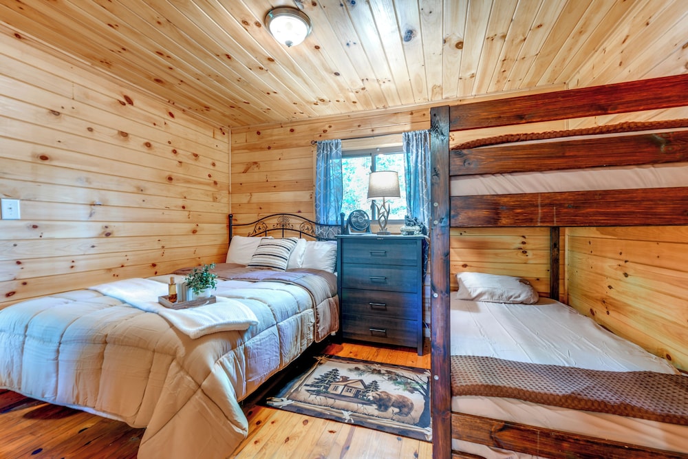 Bryson City Cabin in Smoky Mtn W resort Amenities - photo 17