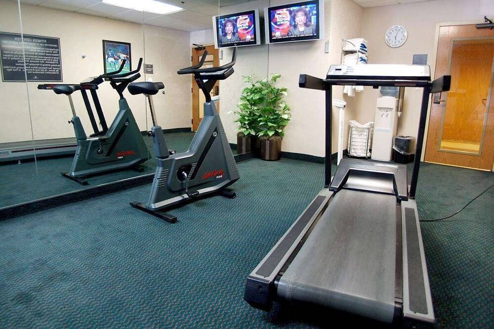 Hampton Inn Altoona - photo 27