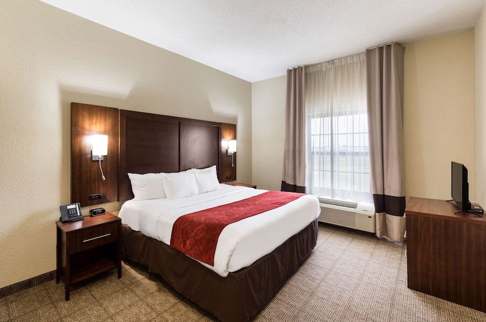 Comfort Suites Monroe - photo 34