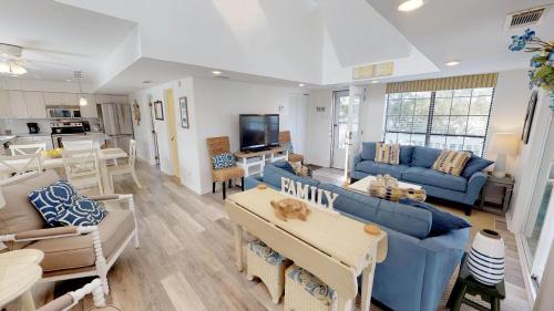 1603 Lovell Avenue by Tybee Vacation Rentals — 4-Star Luxury Hotel in Tybee Island, United States
