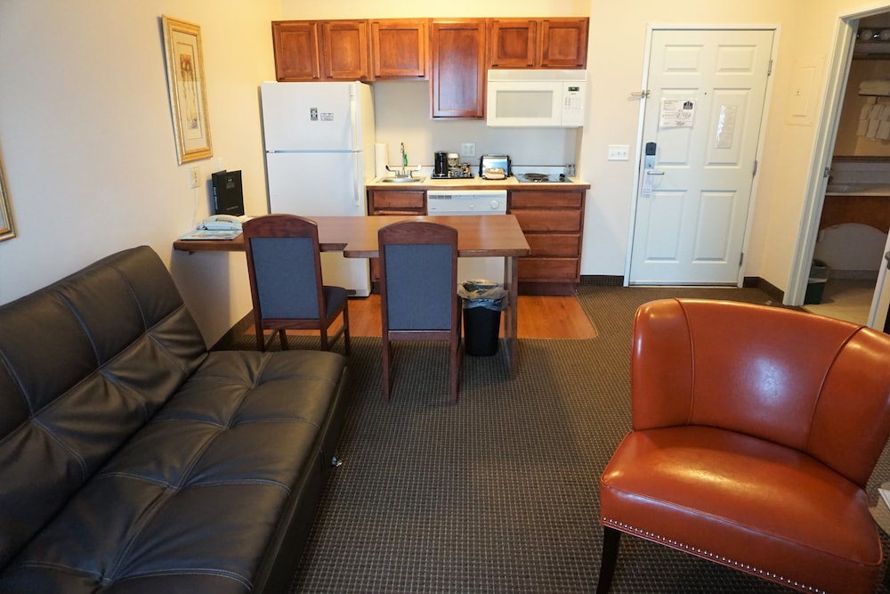 River Hills Hotel - photo 20