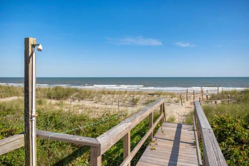 Brigantine by Oak Island Accommodations - photo 31