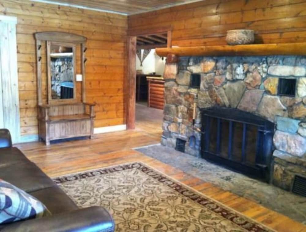 The Historic Wapiti Lodge - photo 144