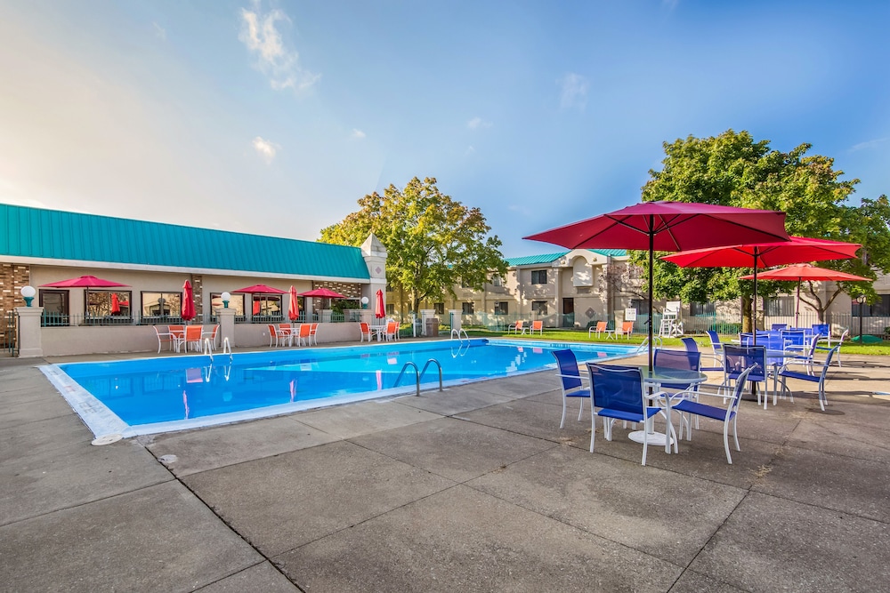 Clarion Inn Airport University - photo 21