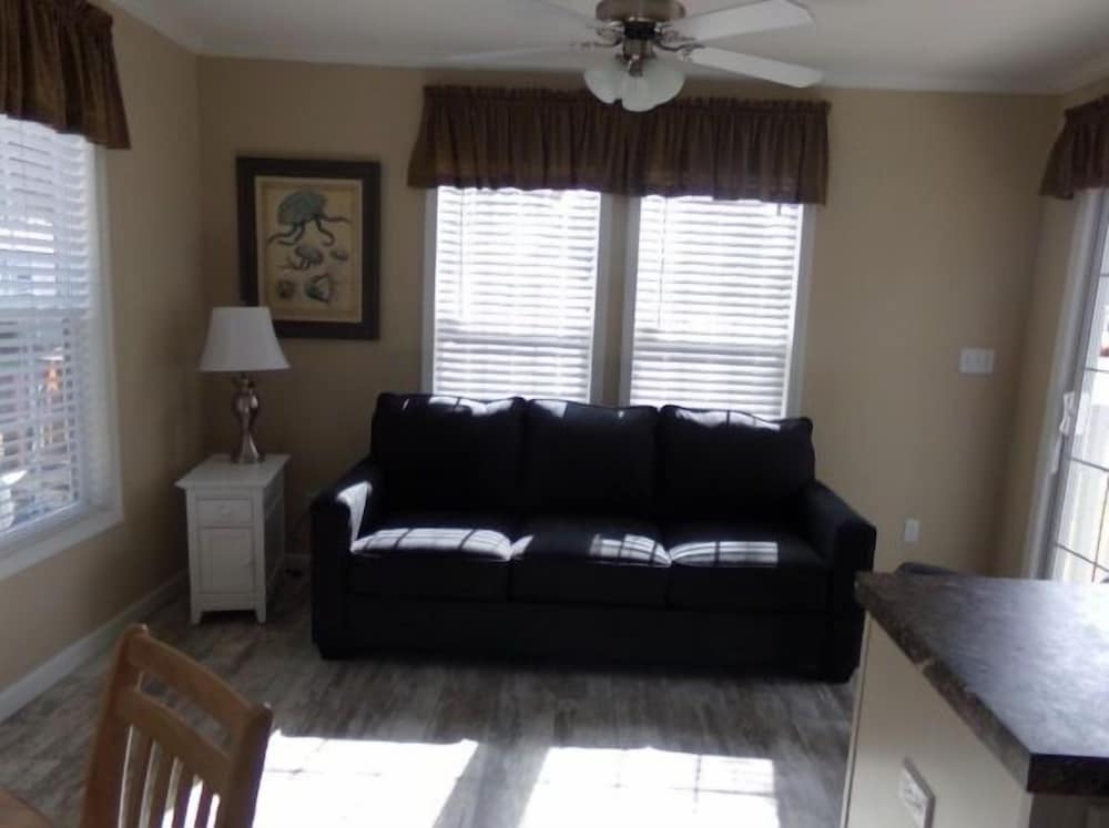 Southern Charm RV Resort - photo 8