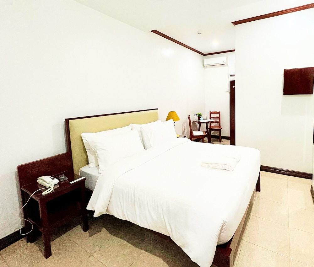 SANJH Island Hotel powered by Cocotel in Roxas, Philippines