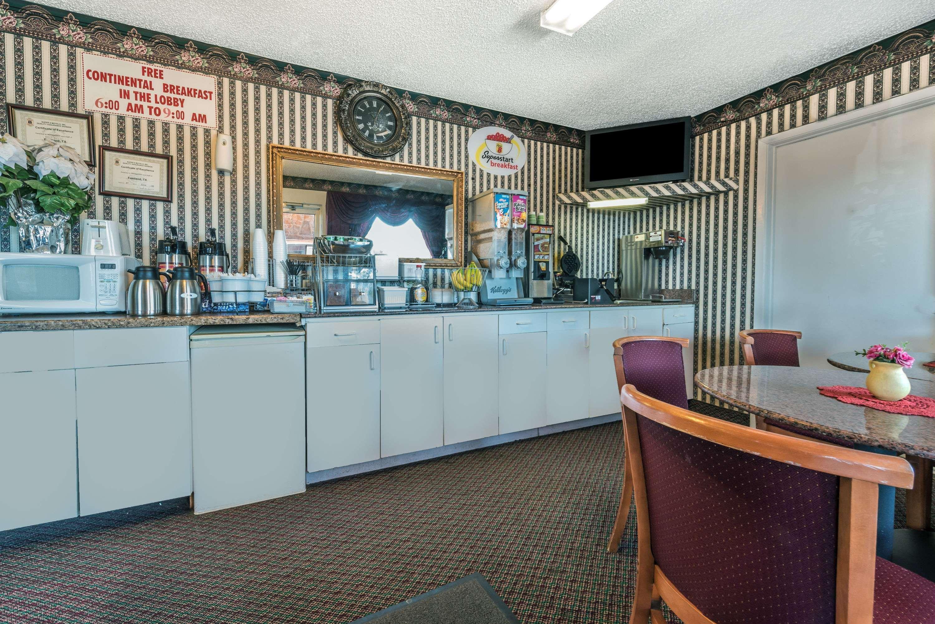 Super 8 by Wyndham Eastland - photo 13