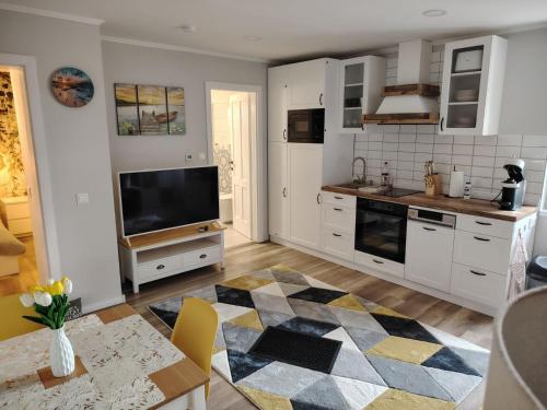 Pupi Apartmanház — 4-Star Luxury Hotel in Balatonlelle, Hungary