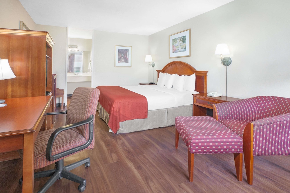 Baymont by Wyndham Paris - photo 12