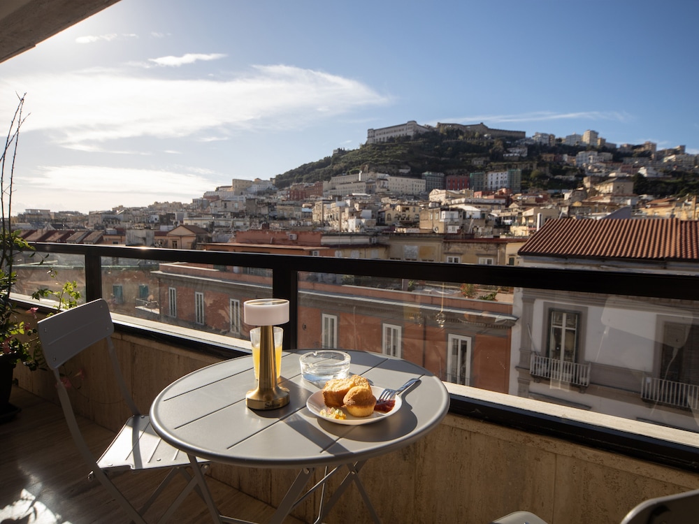 Salotto Borbonico - carbon neutral hotel in Naples
