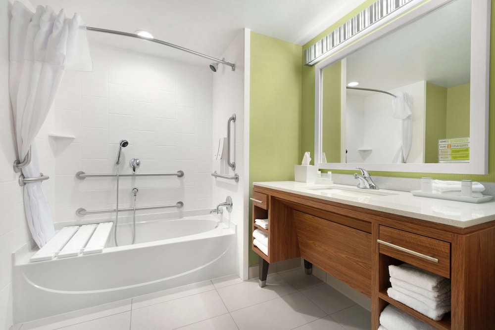 Home2 Suites by Hilton Milwaukee Airport - photo 17