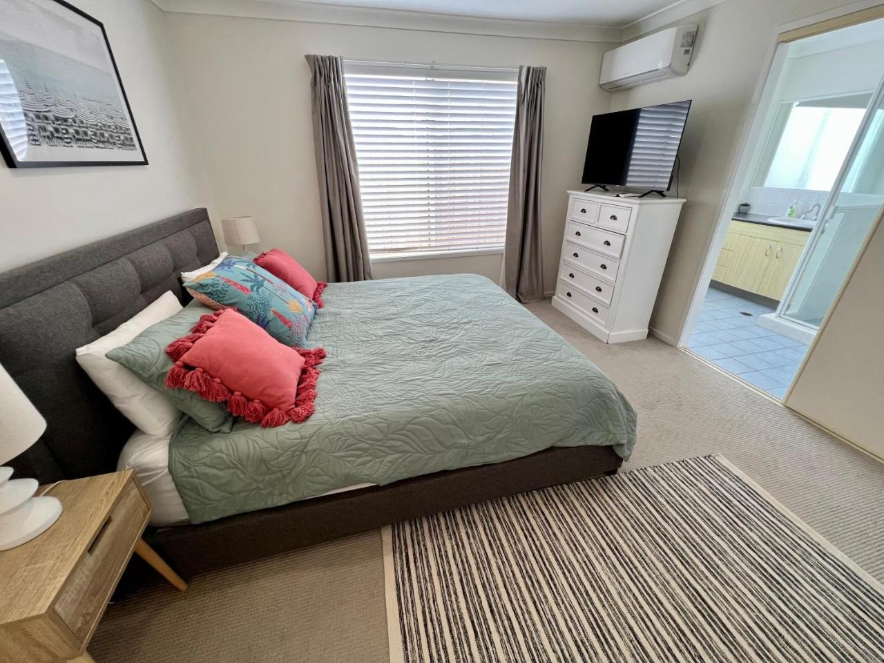 Sandstone Point 4 bedroom Home — Sandstone Point — photo 4