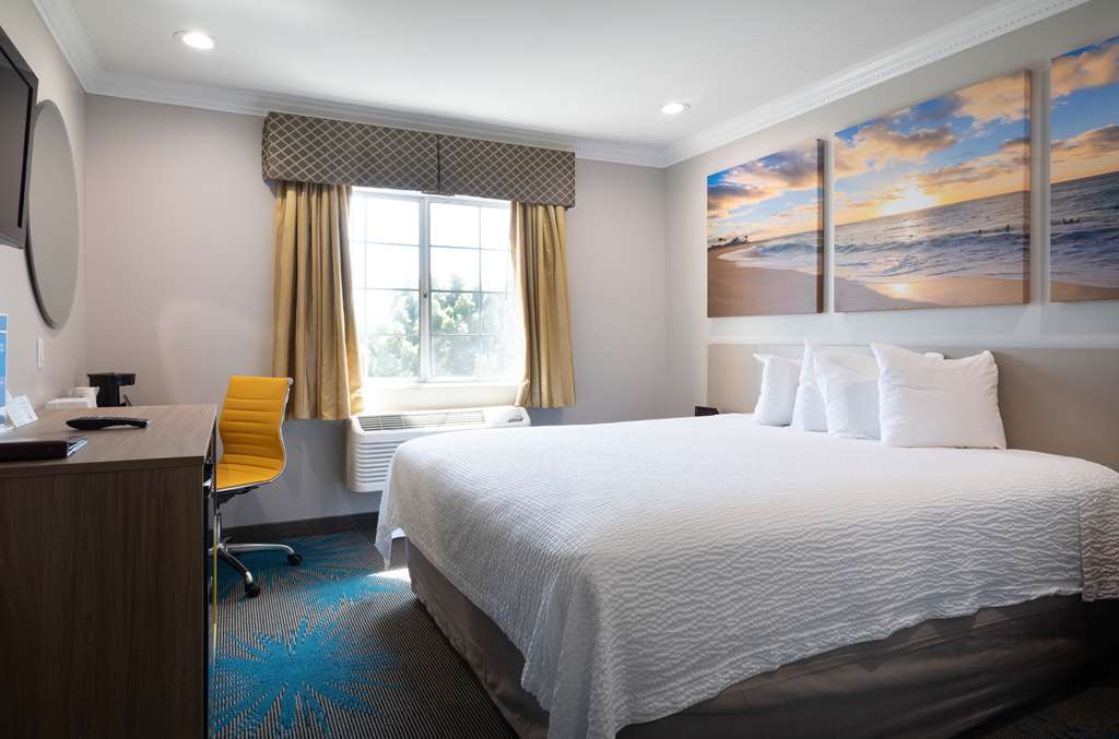 Days Inn by Wyndham Santa Monica - photo 36