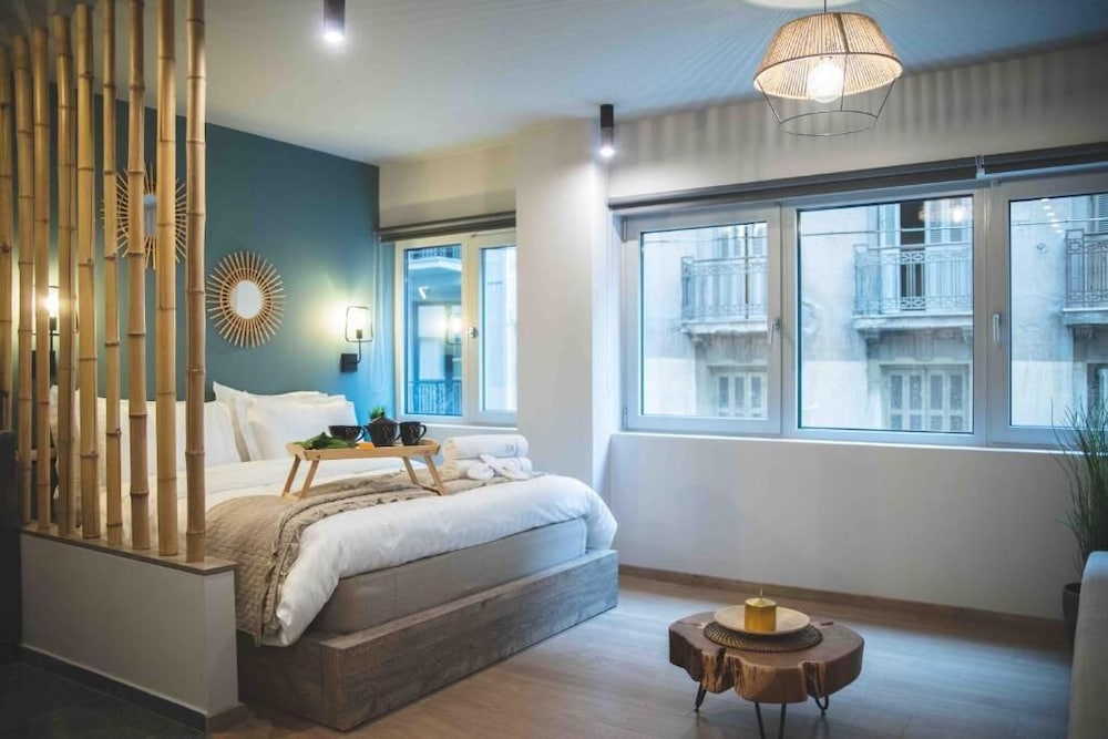 Rooster Suites — 4-Star Luxury Hotel in Athens, Greece