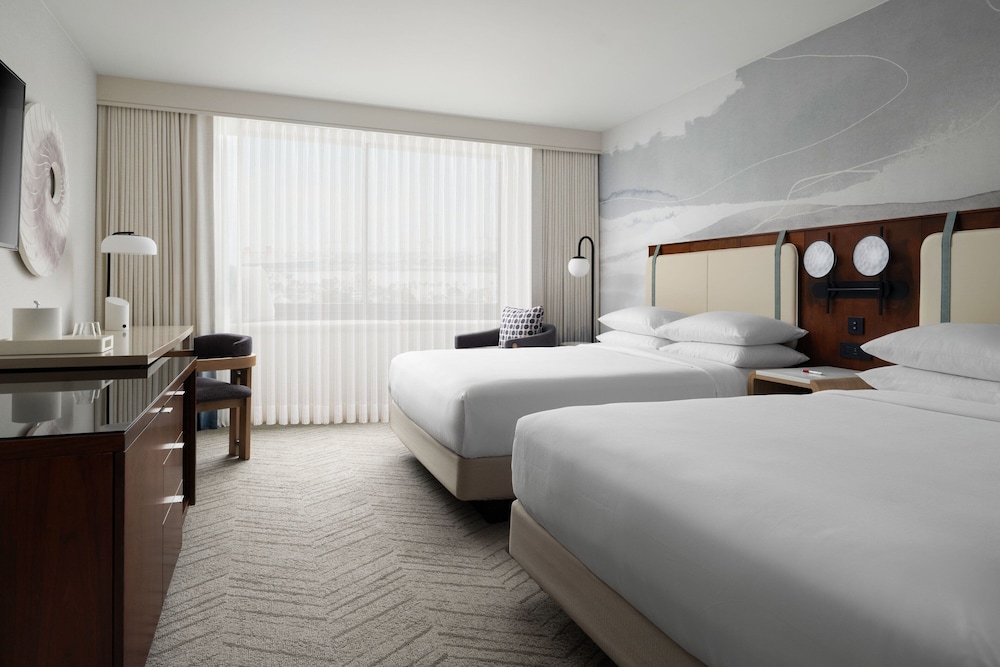 Marriott Long Beach Downtown - photo 10