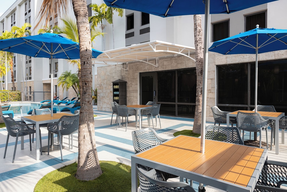 Hampton Inn Miami Airport West - photo 13