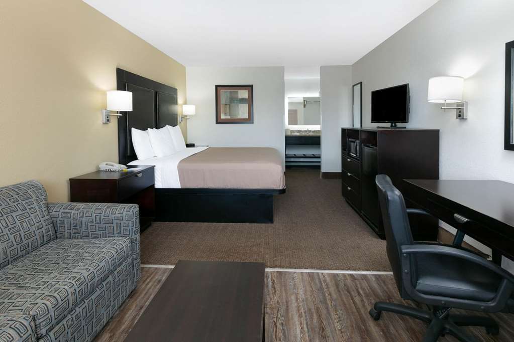 Days Inn by Wyndham Granbury - photo 32