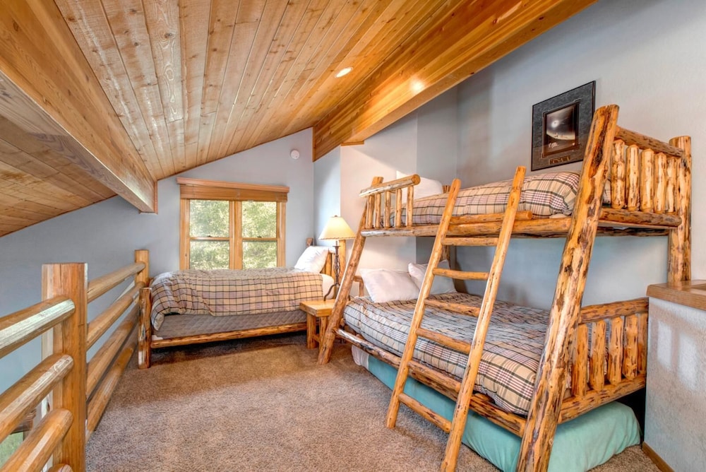 KBM Resorts Private Home Fantastic views Hot Tub AC Easy Walk to Resort and Main St. PLA 1155 - photo 5