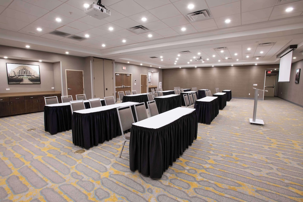 Hampton Inn & Suites Cincinnati Kenwood - photo 61