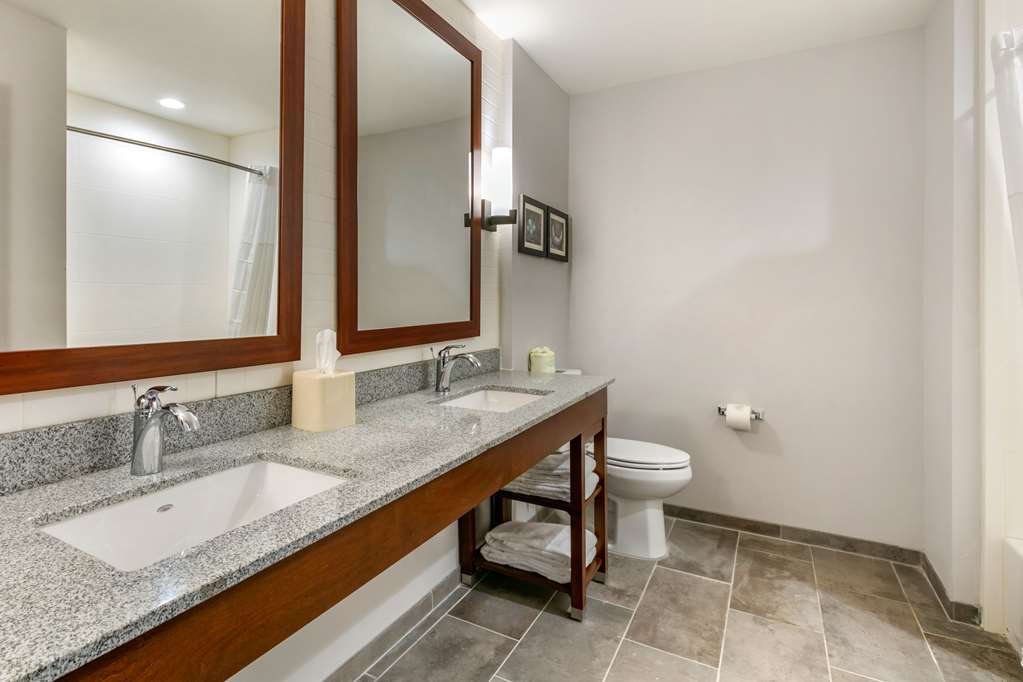 Comfort Suites North Tupelo - photo 24