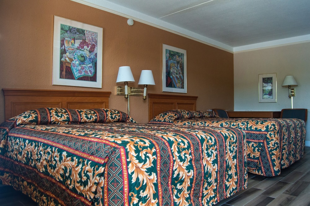 America's Inn Sugarland Stafford - photo 7