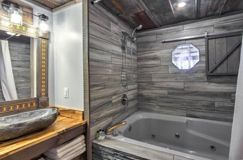 Smoky Mountain Loft Amazing Views Hot Tub 560 FREE tickets each paid day - photo 4