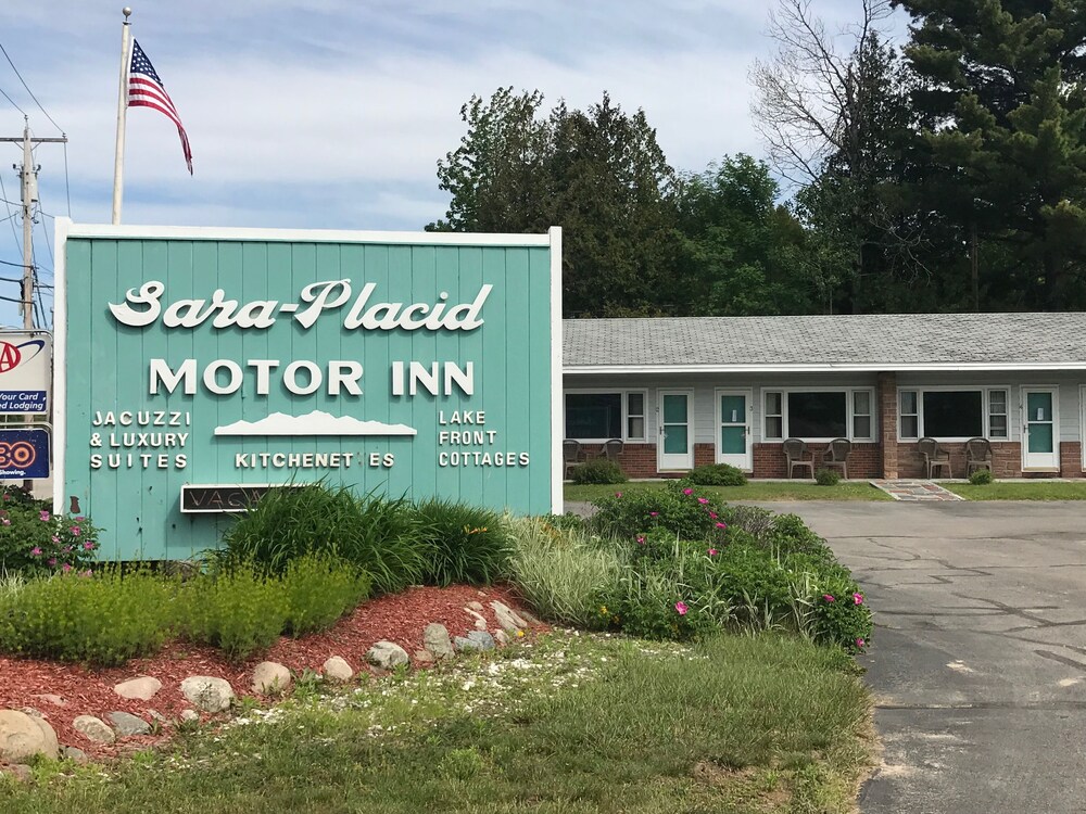 Sara Placid Inn & Suites - photo 3