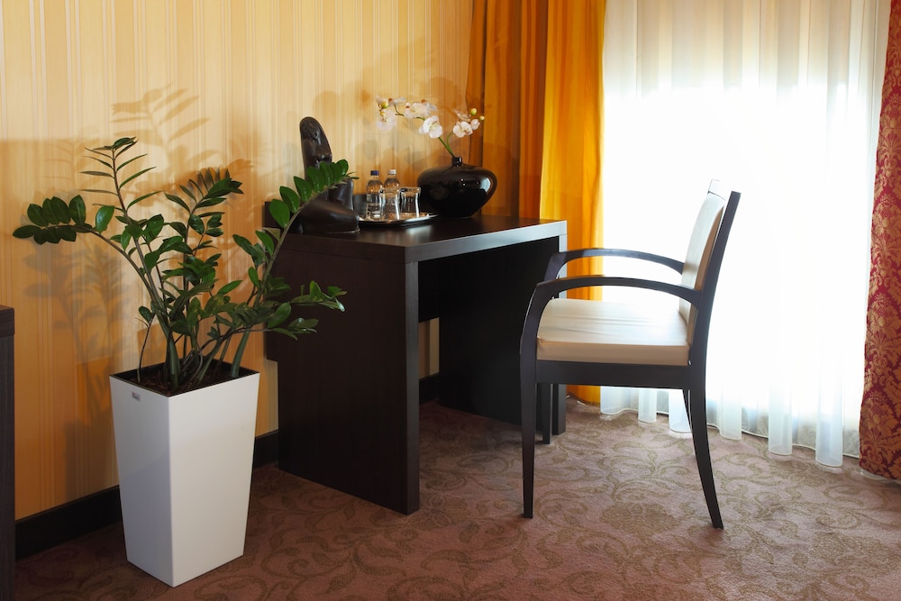 Hotel Iskierka Business & Spa — Mielec — photo 2