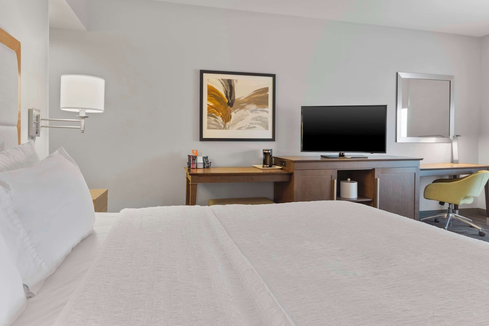 Hampton Inn & Suites Columbus Scioto Downs - photo 7