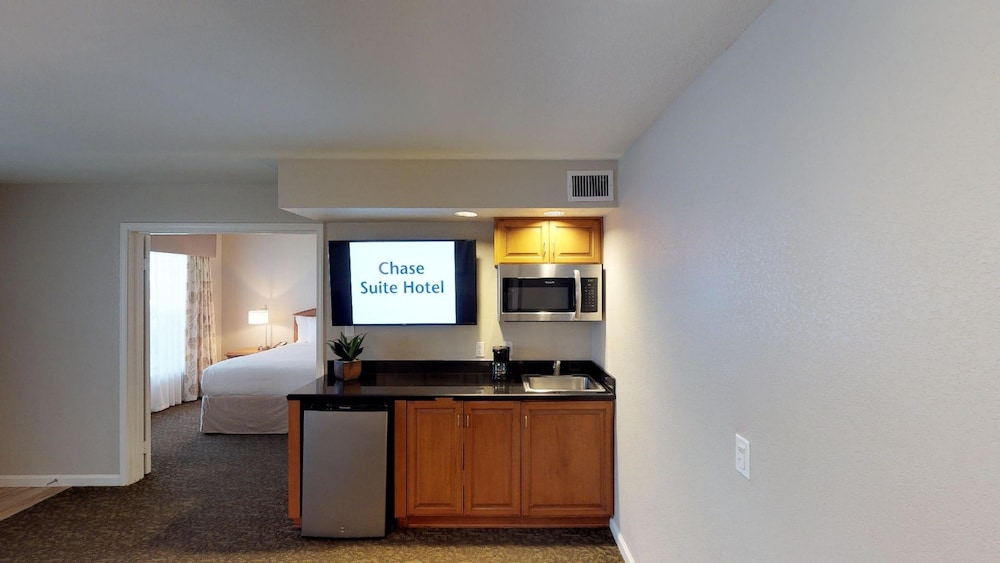 Chase Suites Hotel Brea Fullerton - photo 10