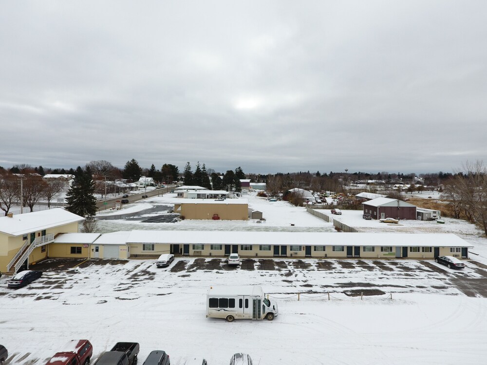 Midway Motel - photo 19