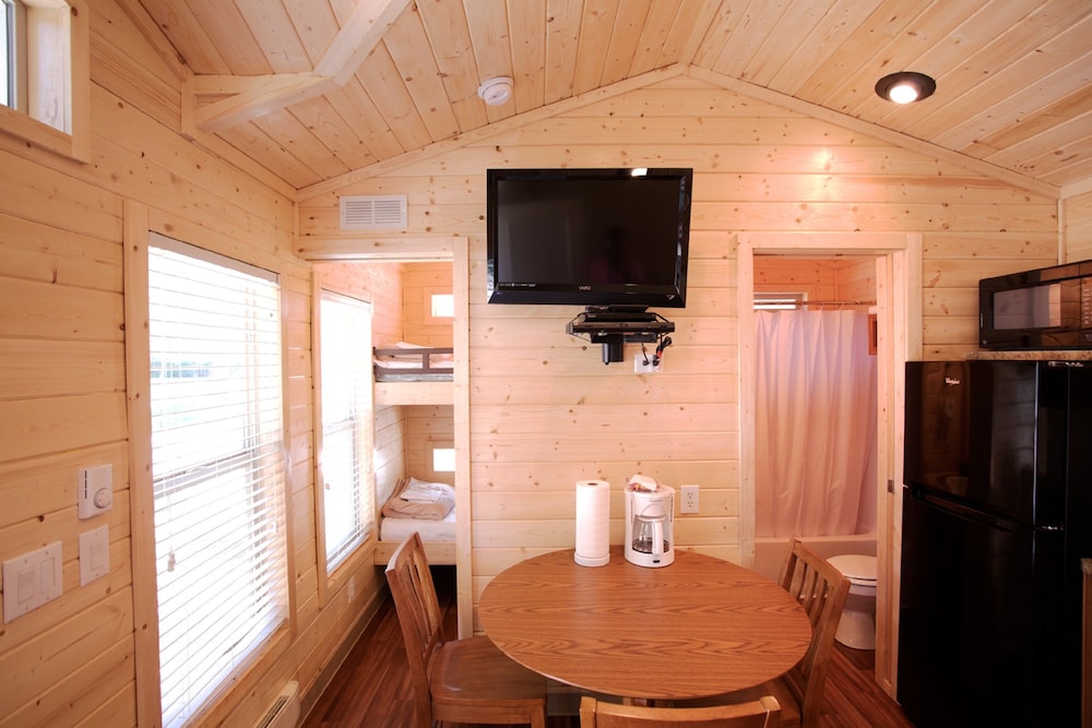 Morgan Hill RV Resort Campsite - photo 5