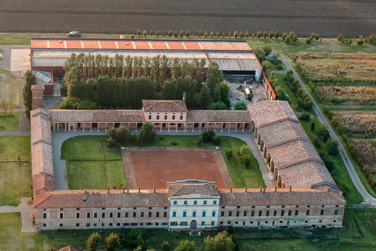 Corte degli Angeli Agriturismo — 4-Star Luxury Hotel in Busseto, Italy