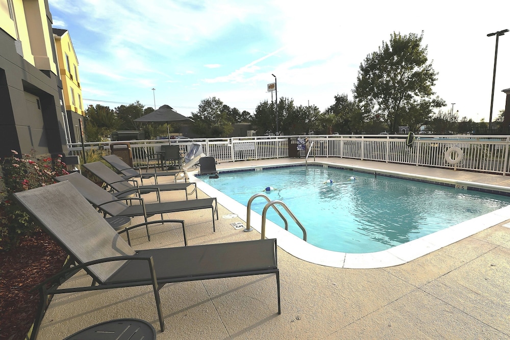 Fairfield Inn by Marriott Jackson Airport Pearl - photo 9