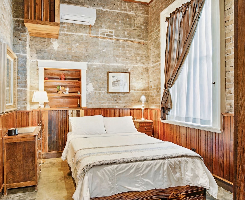 Inn at the Old Jail - photo 22