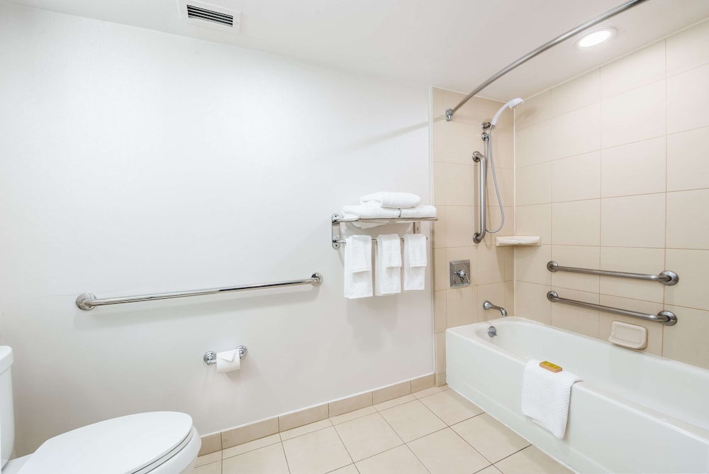 DoubleTree by Hilton Carson - photo 25