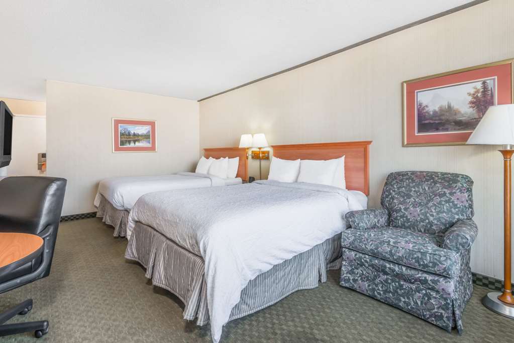Howard Johnson by Wyndham Gillette - photo 17