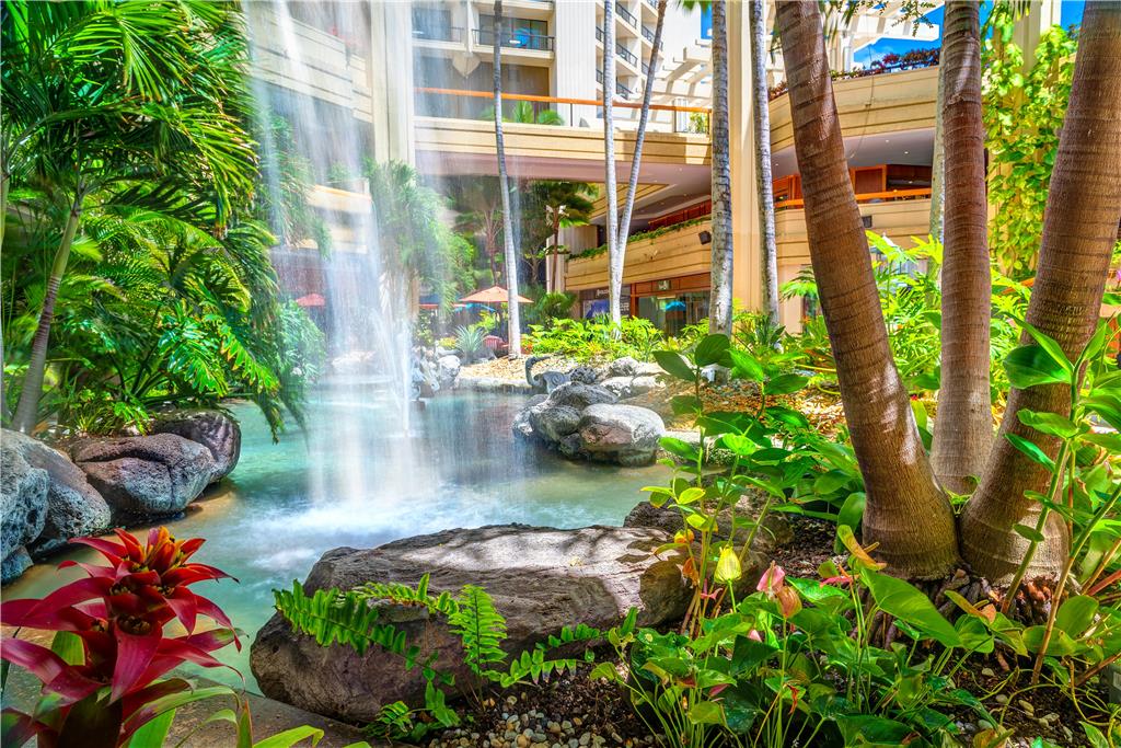 Hyatt Regency Waikiki Beach Resort & Spa - photo 25